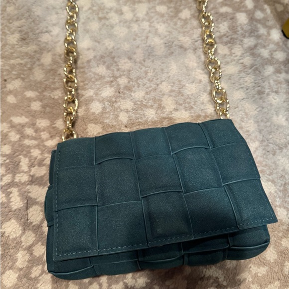 Tuckernuck Juniper Holden Suede Woven Crossbody Bag - Picture 7 of 9